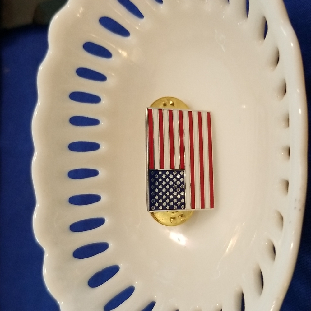 Patriotic pin